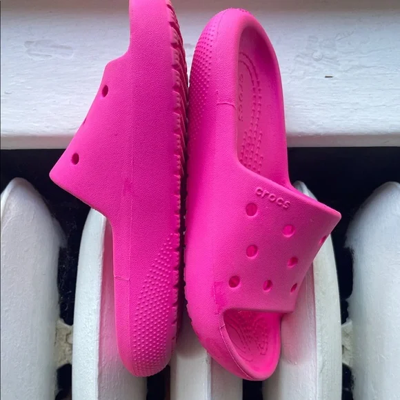 CROCS Kids Bright Pink size 11 Slides - Picture 8 of 9